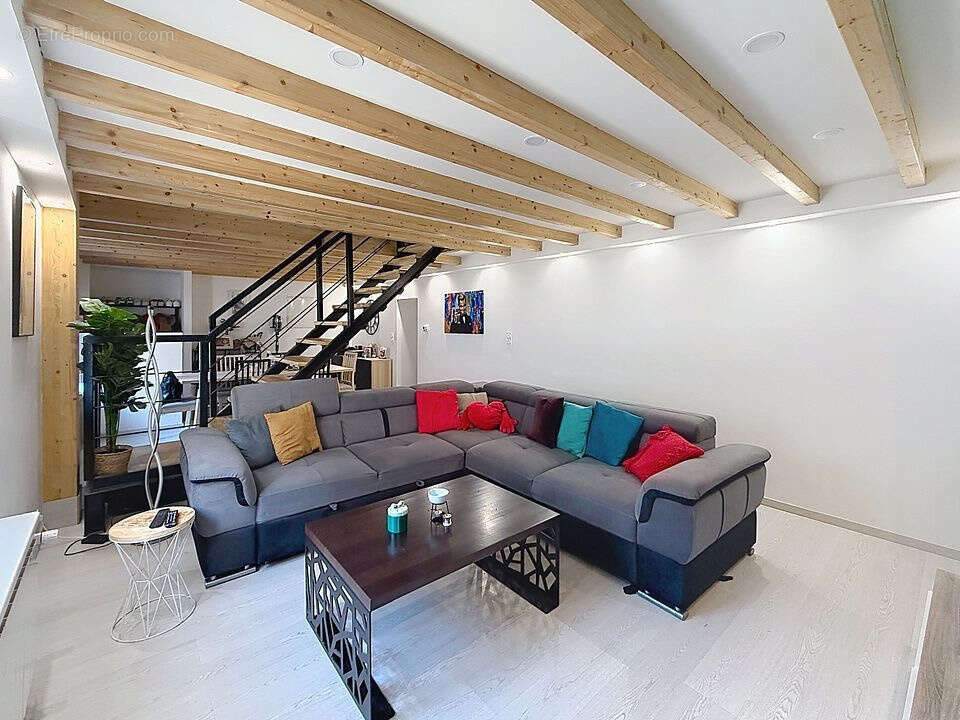 Maison à NEUFCHEF