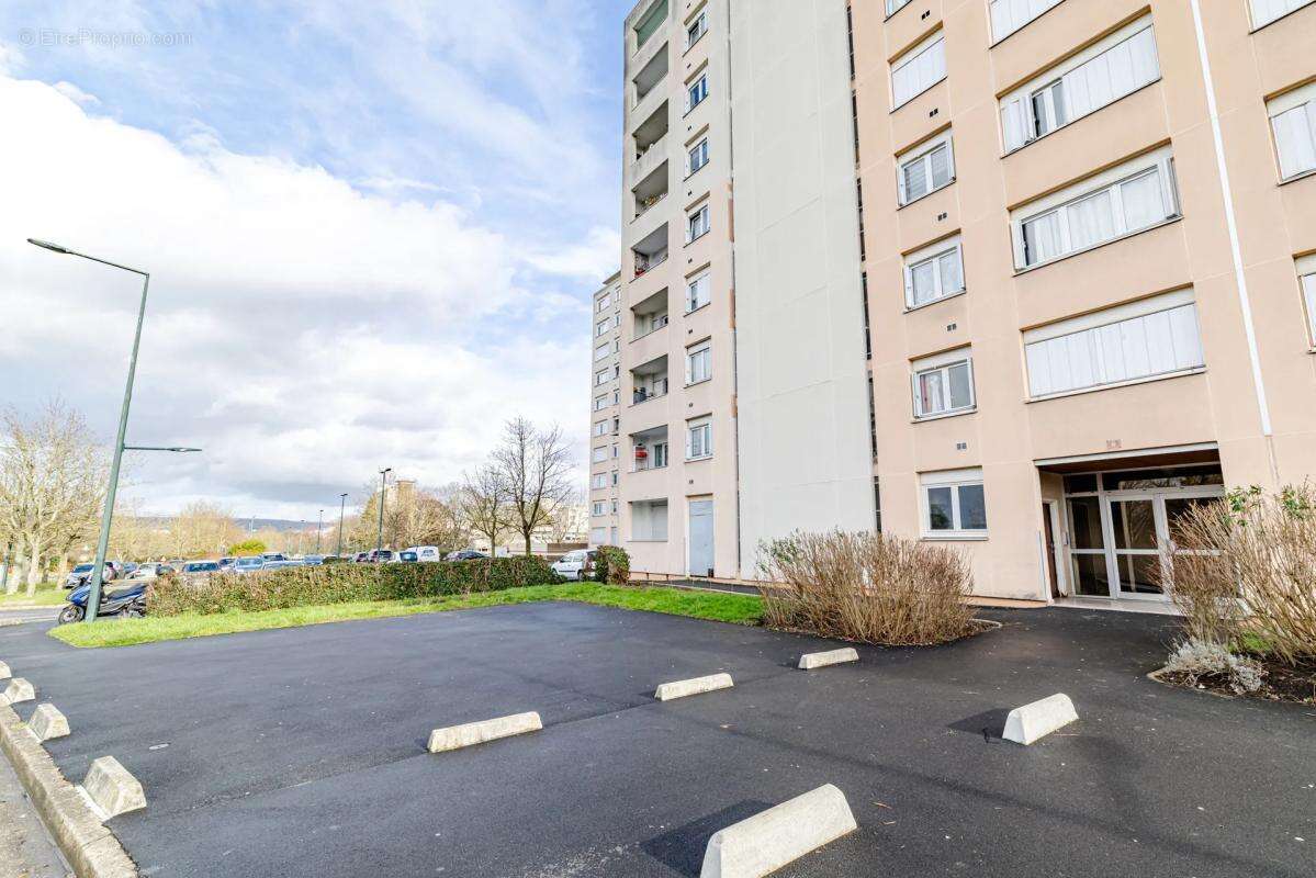 Appartement à SAINT-GRATIEN