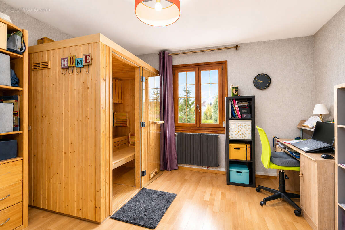 13 minutes à l'Est de Beaune : Maison 1994 avec grand terrain : 4 chambres : Pièce de vie de 40 m2 - photo 6