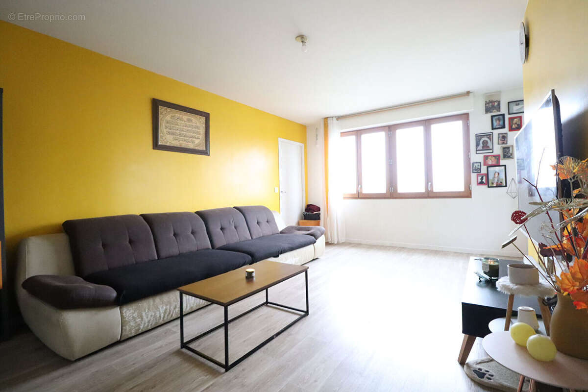 À vendre  4 pièces avec terrasse  dernier étage  saint-denis - photo 4