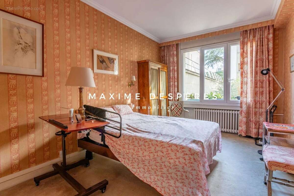 Appartement à NEUILLY-SUR-SEINE