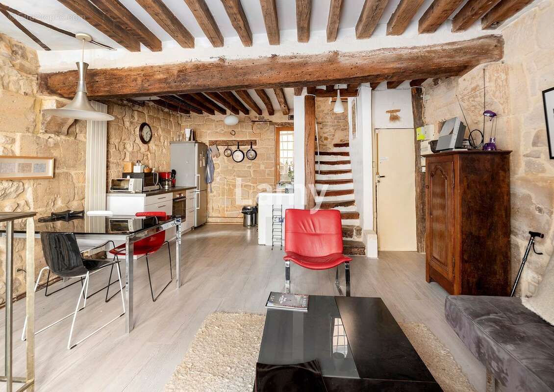 Appartement à PARIS-3E