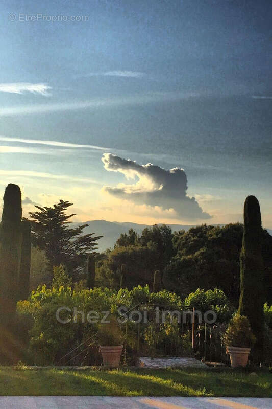 Maison à MOUGINS