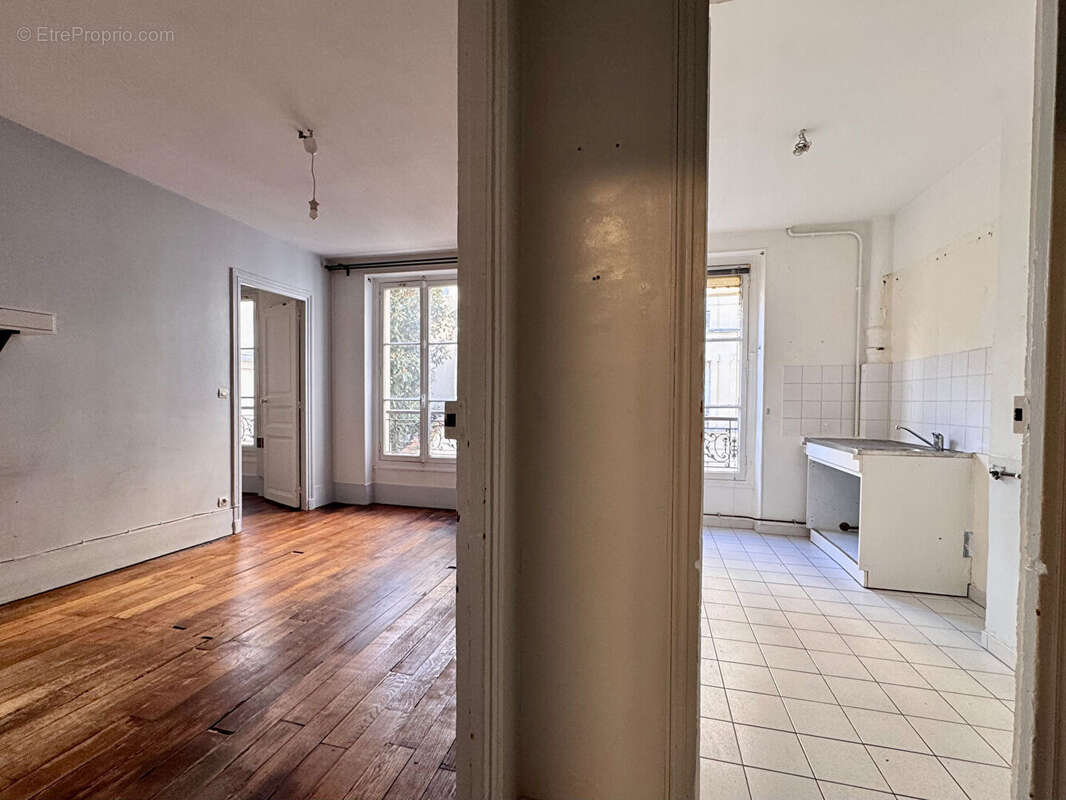 Appartement à PARIS-11E