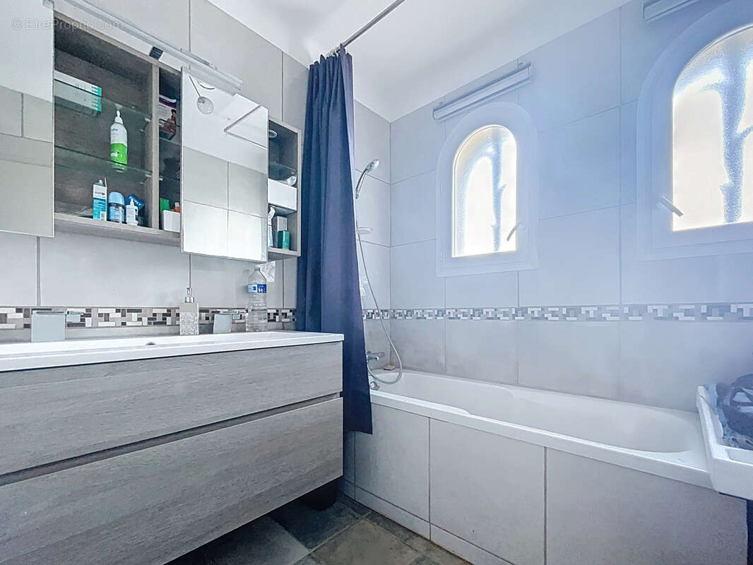 Maison à LAROQUE-DES-ALBERES