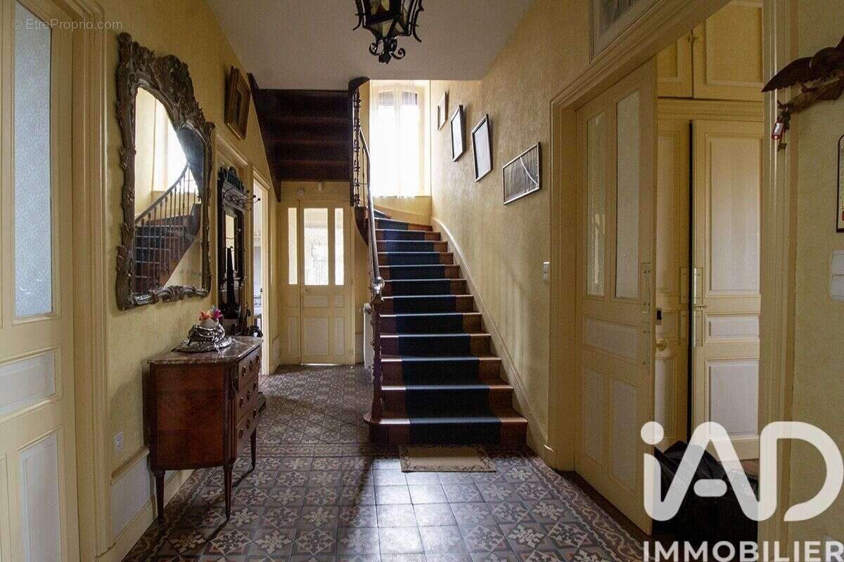 Maison 345 m² à Ambert  - photo 4