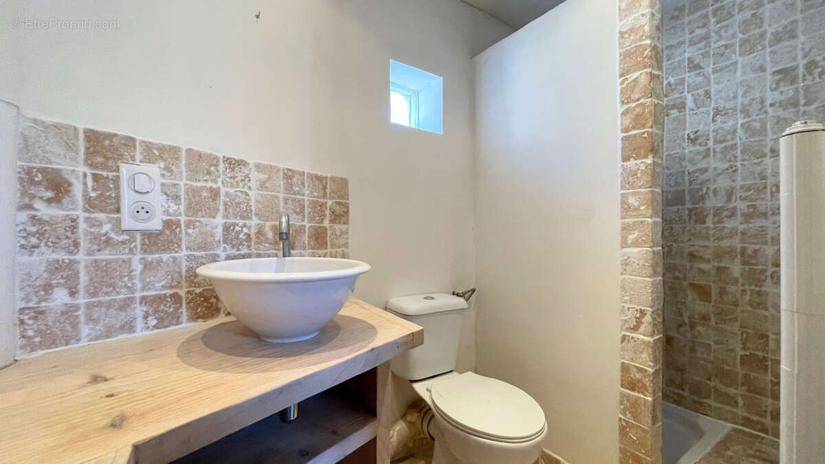 Maison à SAINT-QUENTIN-LA-POTERIE