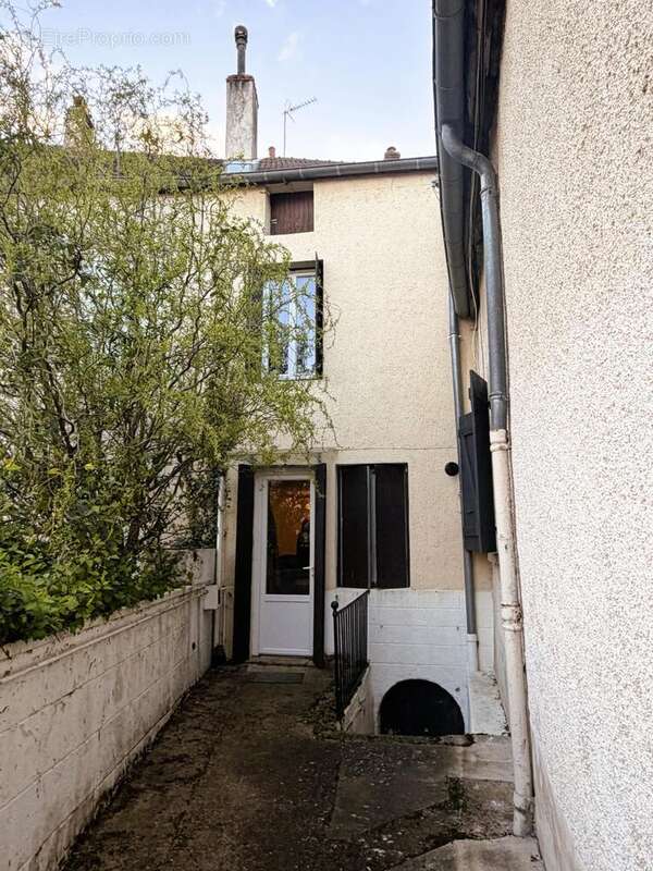 Maison 59 m² à Saint-Berain-Sur-Dheune  - photo 2