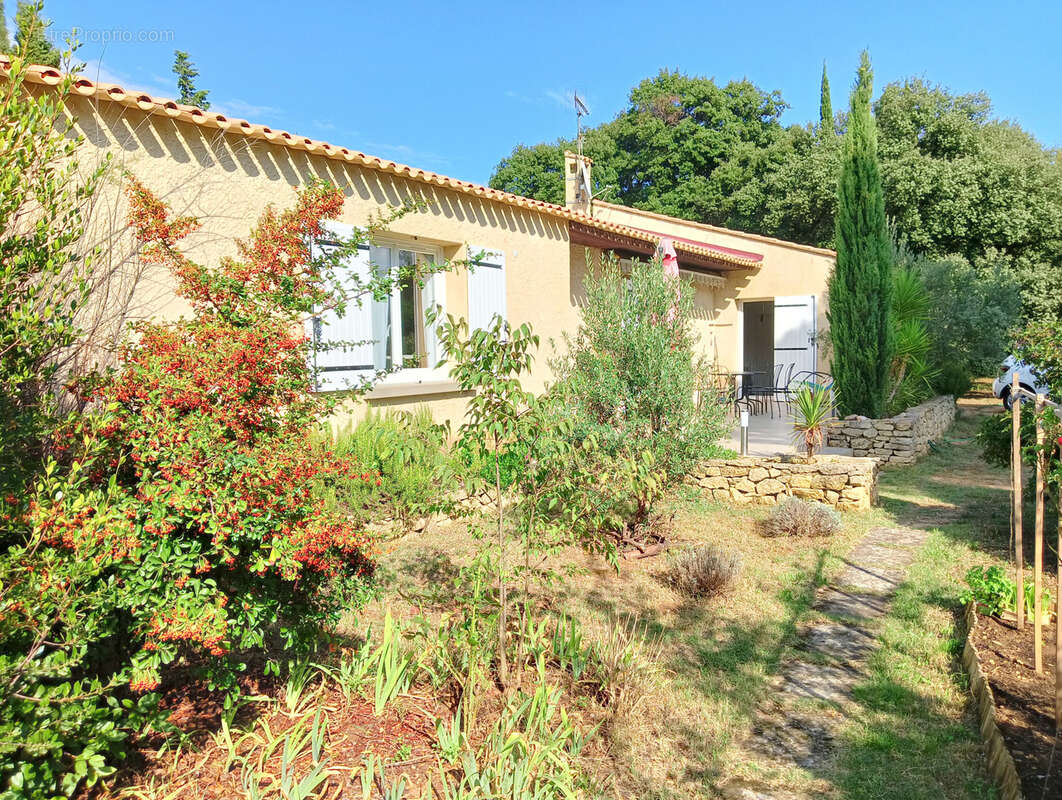 Maisons type 4 121m2 sur 2150m2 ( 2 parcelles ) - photo 4