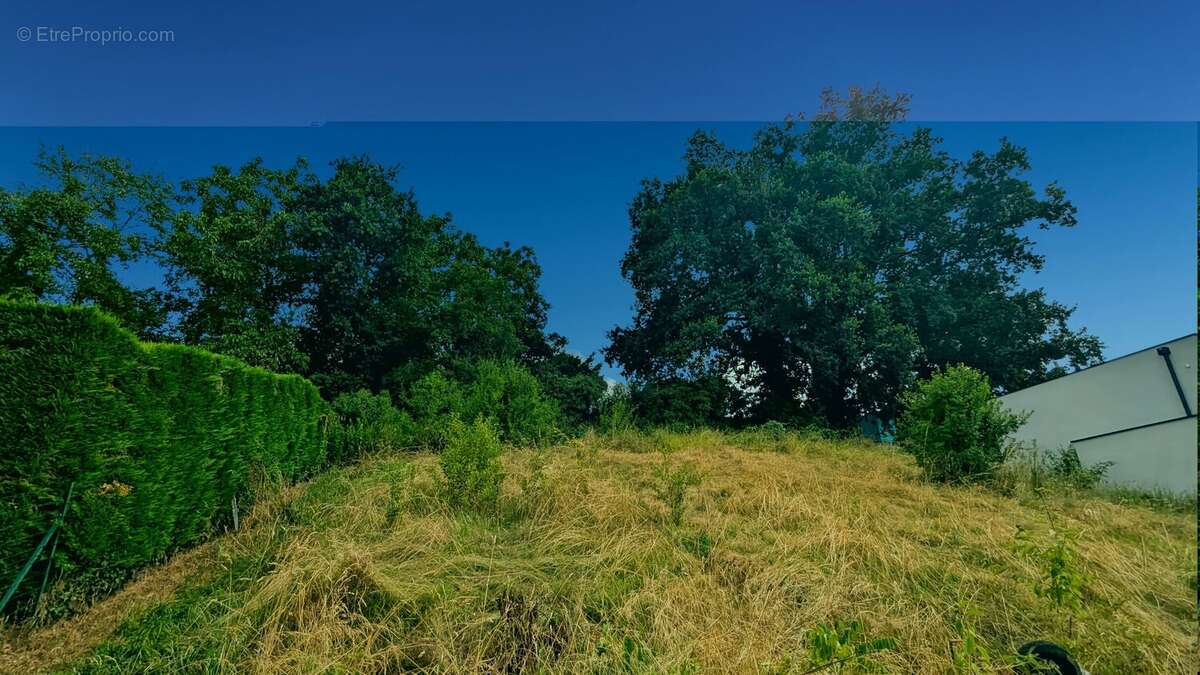 Terrain à CIVRIEUX-D'AZERGUES