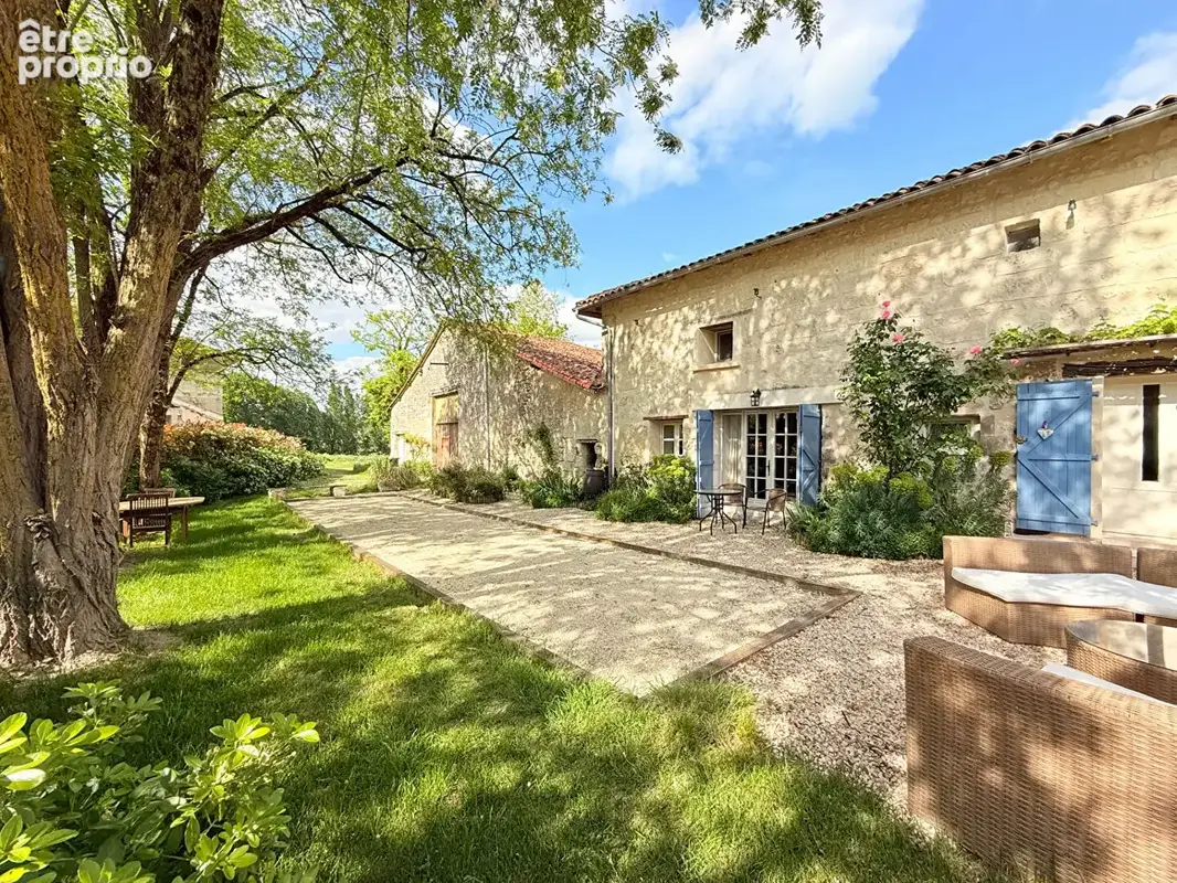 Maison à AUBETERRE-SUR-DRONNE