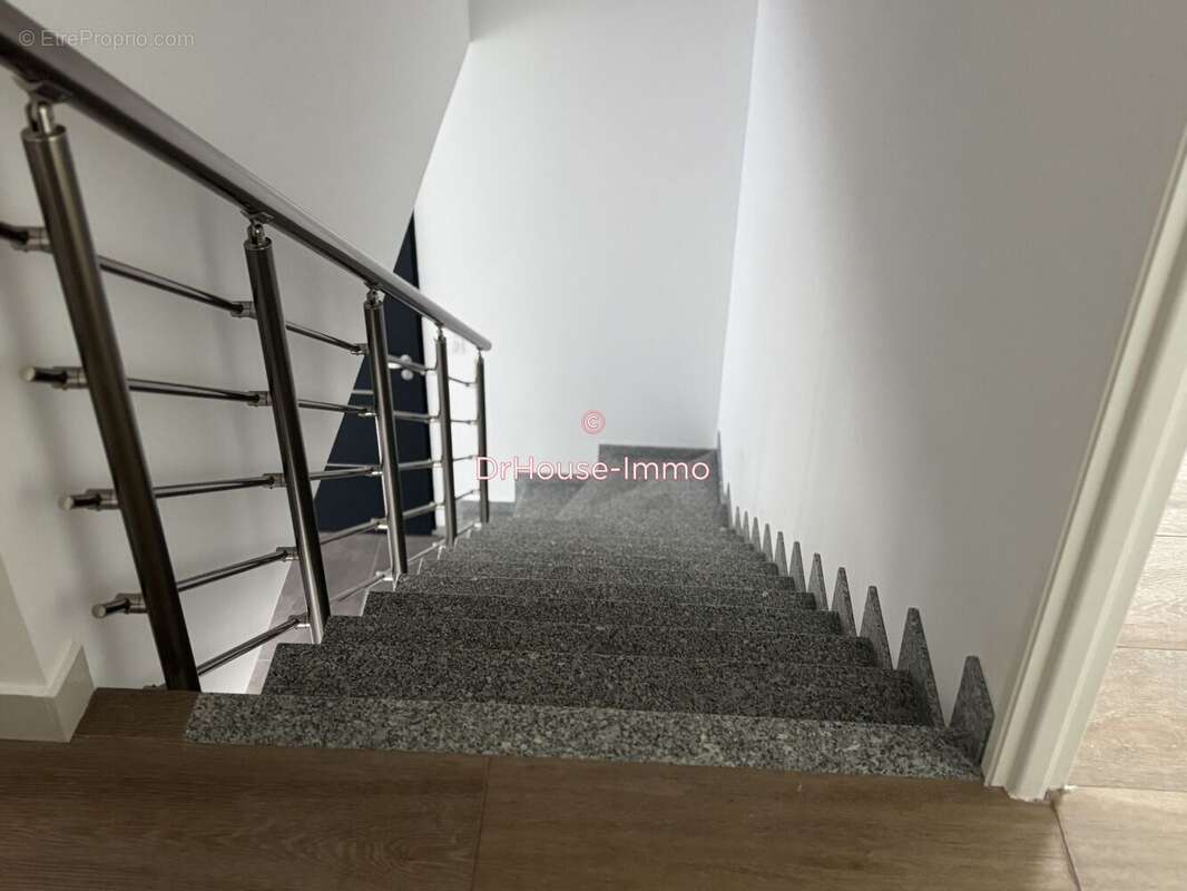 Maison 95 m² à Larcay  - photo 29