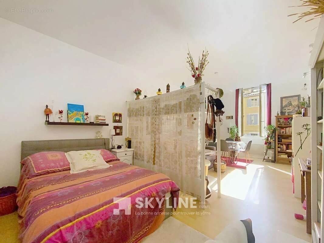 Appartement à MARSEILLE-6E