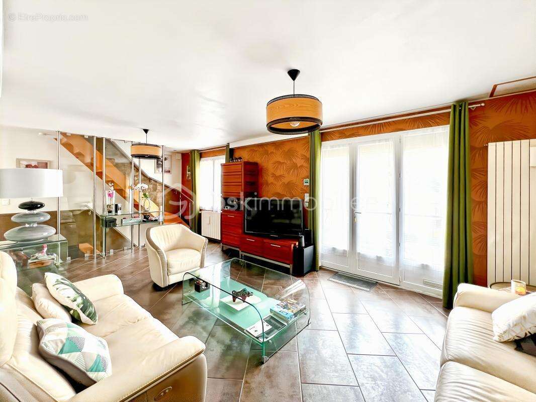 Maison à VIGNEUX-SUR-SEINE