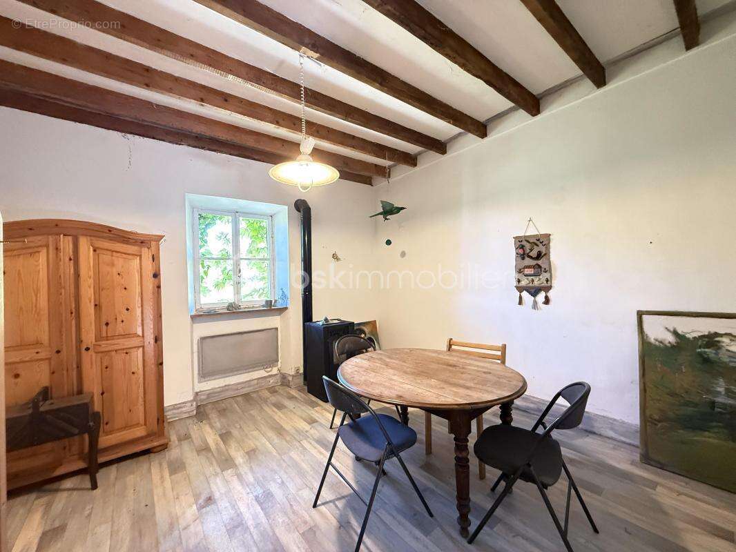 Maison à SAINT-GEOIRE-EN-VALDAINE