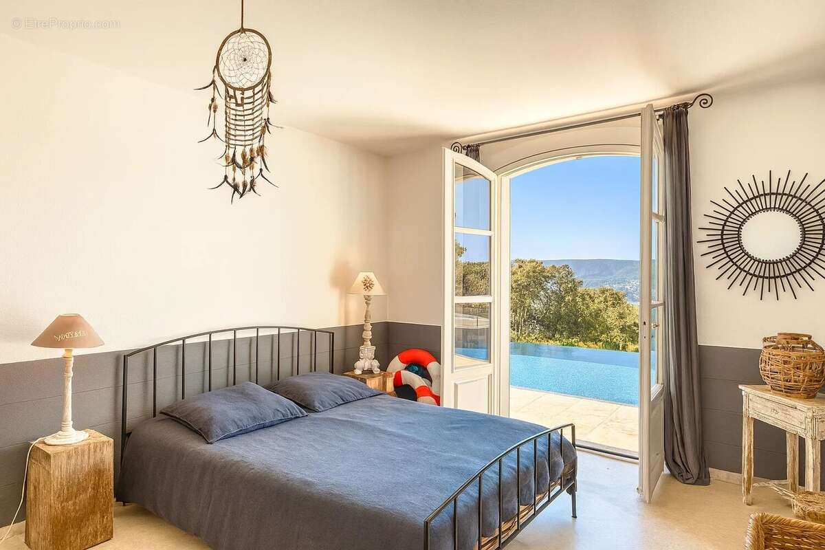 Maison à BORMES-LES-MIMOSAS