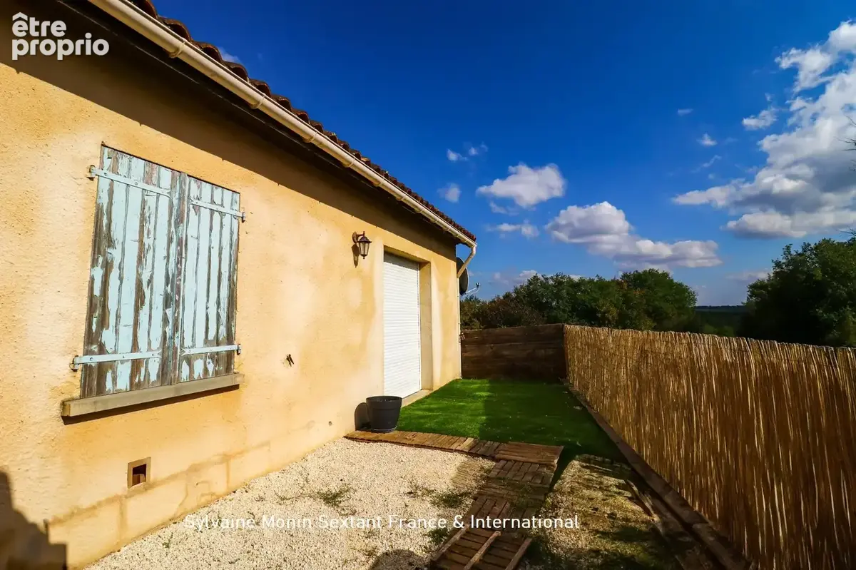 Deux maisons, une piscine, un terrain constructible et un fort potentiel locatif - photo 6