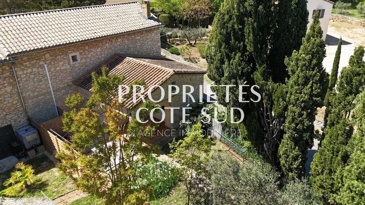 Maison à SAINT-VICTOR-LA-COSTE