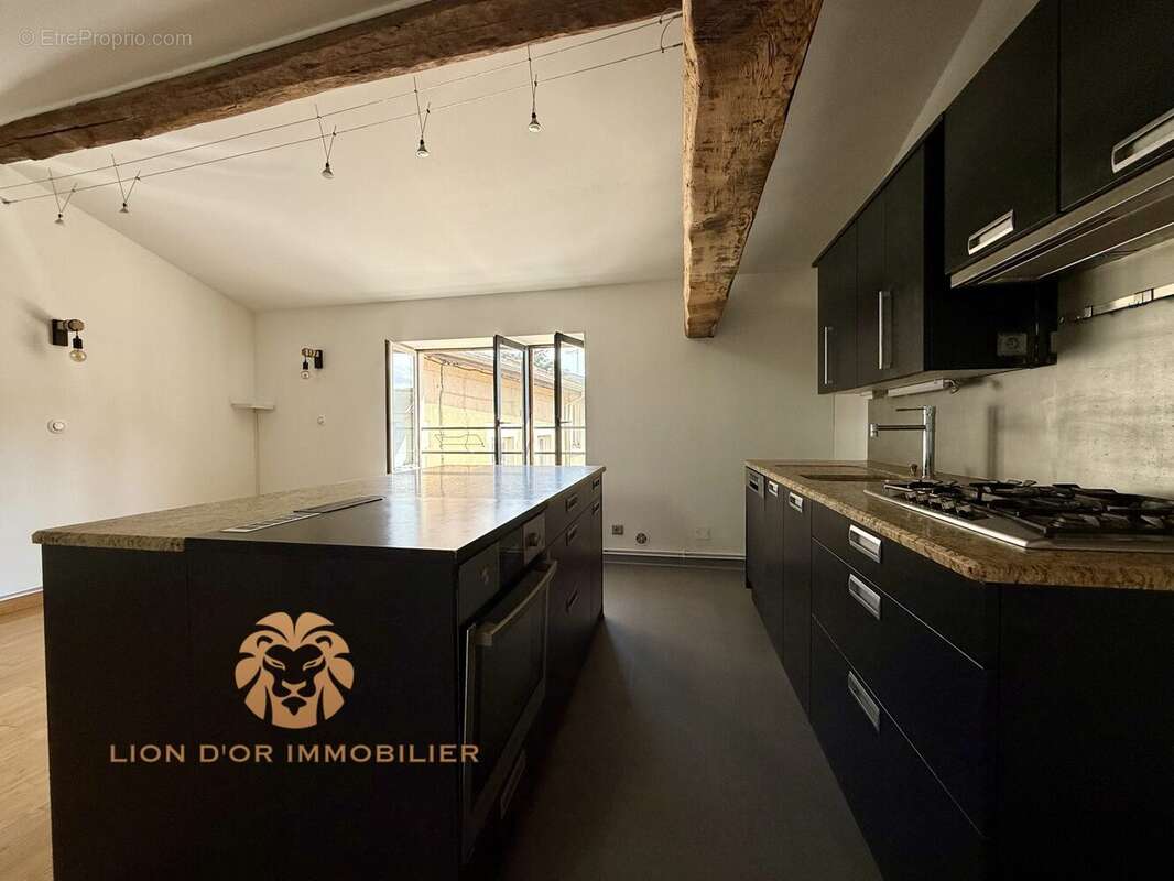 Appartement à NEUVILLE-SUR-SAONE