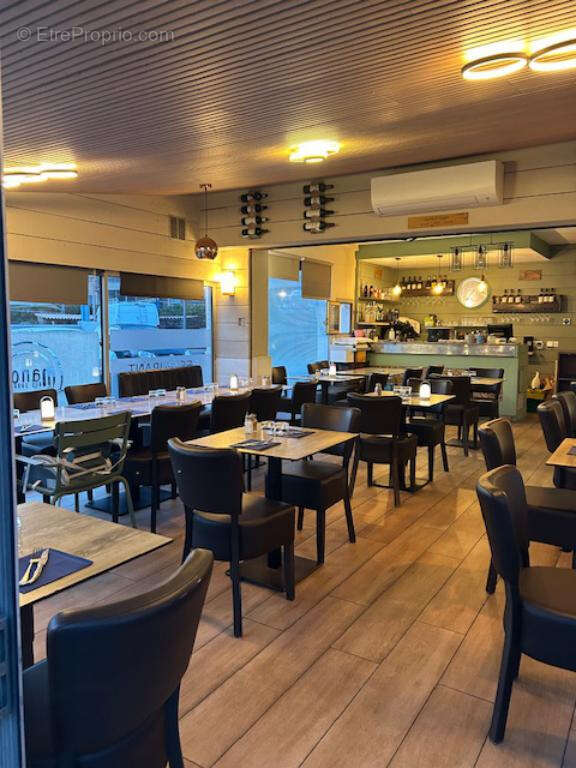 Commerce à SIX-FOURS-LES-PLAGES