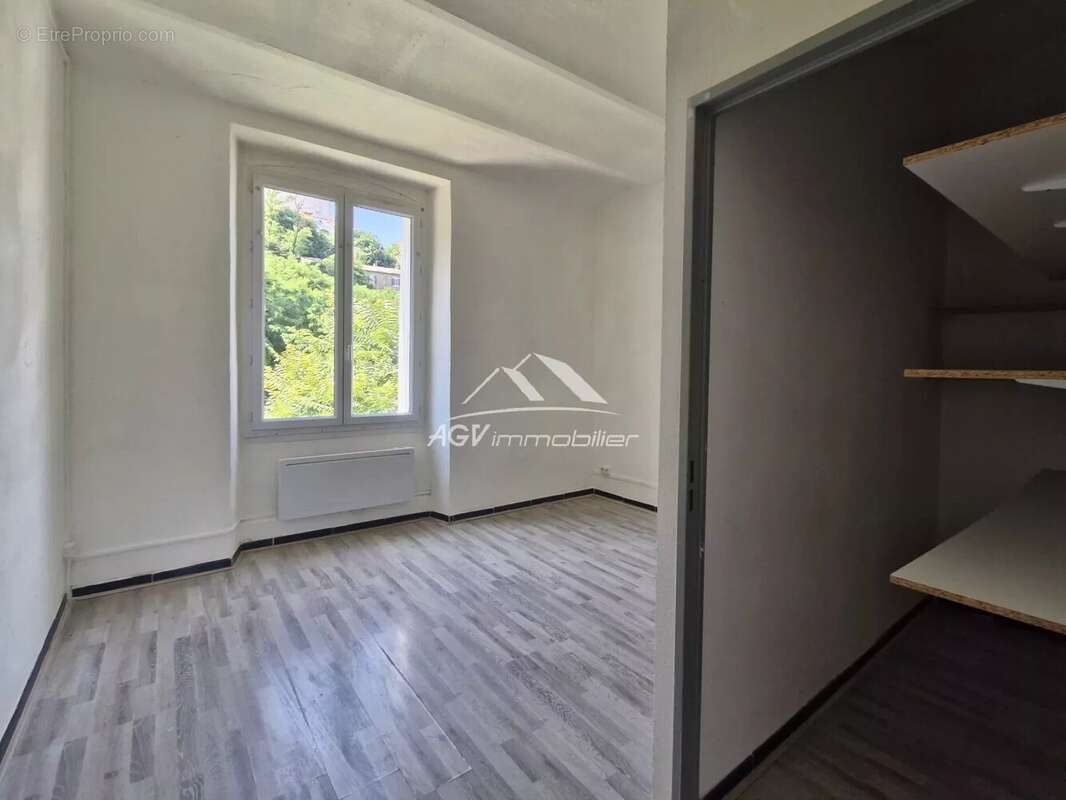 Appartement à MOLIERES-SUR-CEZE