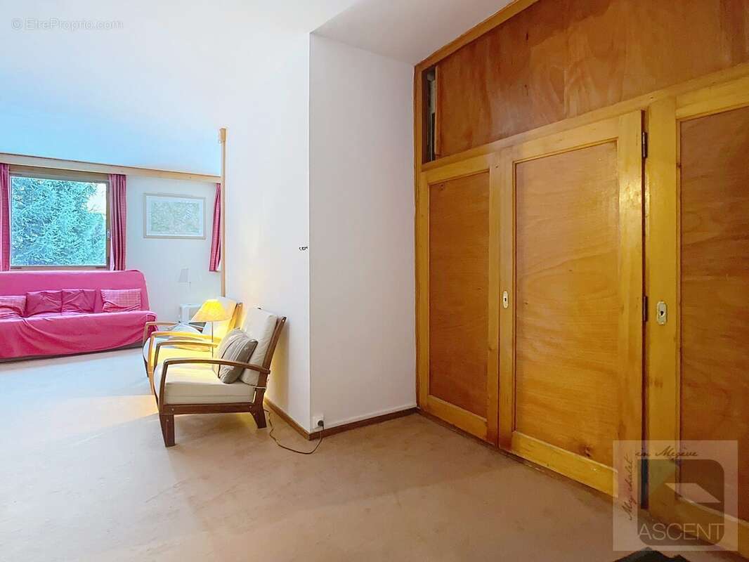 Entrée avec grand vestiaire - Appartement à MEGEVE