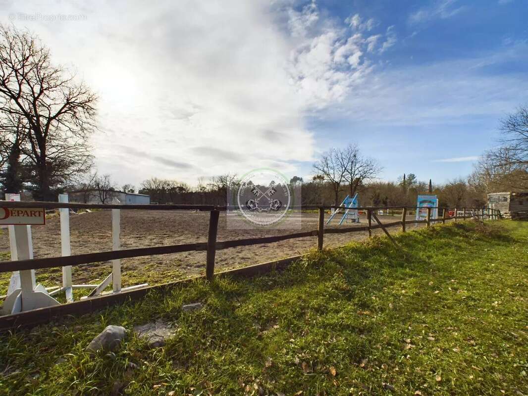 Maison à MONTAUROUX