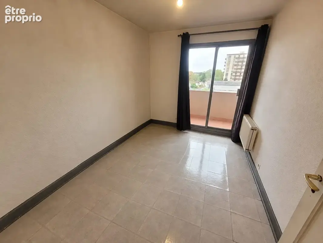 Appartement 2 pièces 43 m² à vendre à Le Bourget (93350) - photo 2