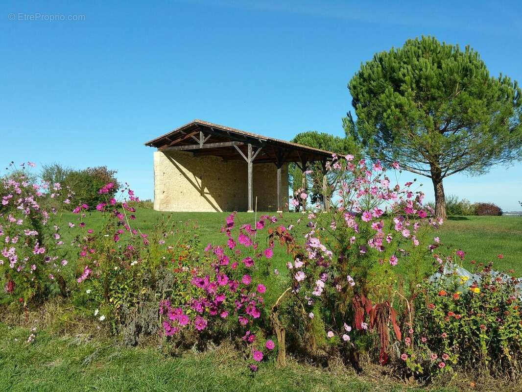 20171025113046 - Maison à VIC-FEZENSAC