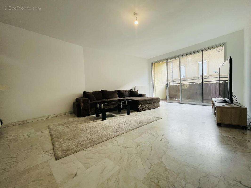 Appartement à PONT-DE-CHERUY