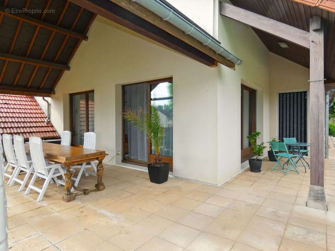 Maison à LONS-LE-SAUNIER