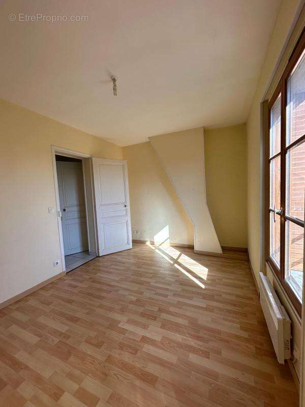 Appartement à CORBEIL-ESSONNES