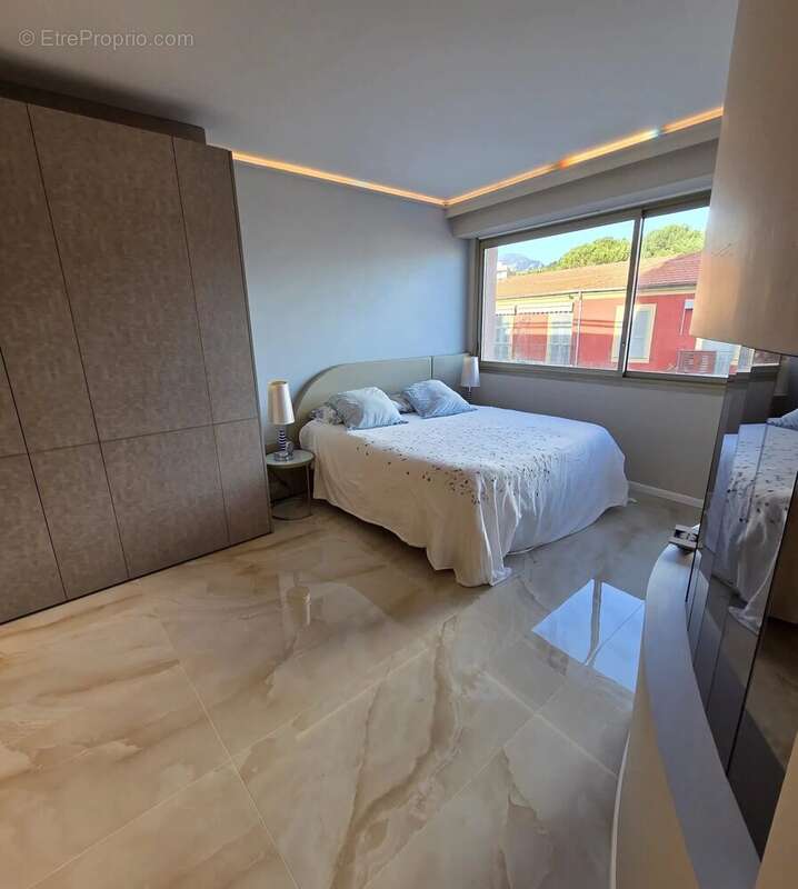 Appartement à ROQUEBRUNE-CAP-MARTIN
