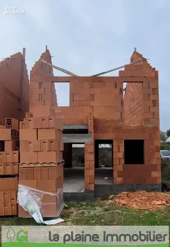 Maison INDIVIDUELLE  de 4 pièces principales avec garage et terrain de  217m² - photo 3