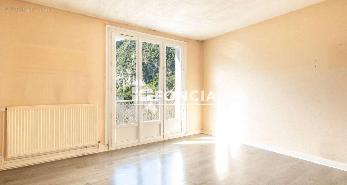 Appartement à SAINT-EGREVE