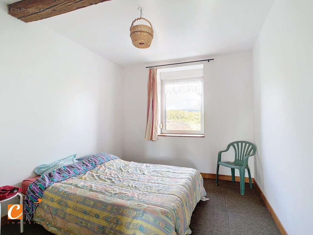 Maison à LACHAPELLE-SOUS-ROUGEMONT