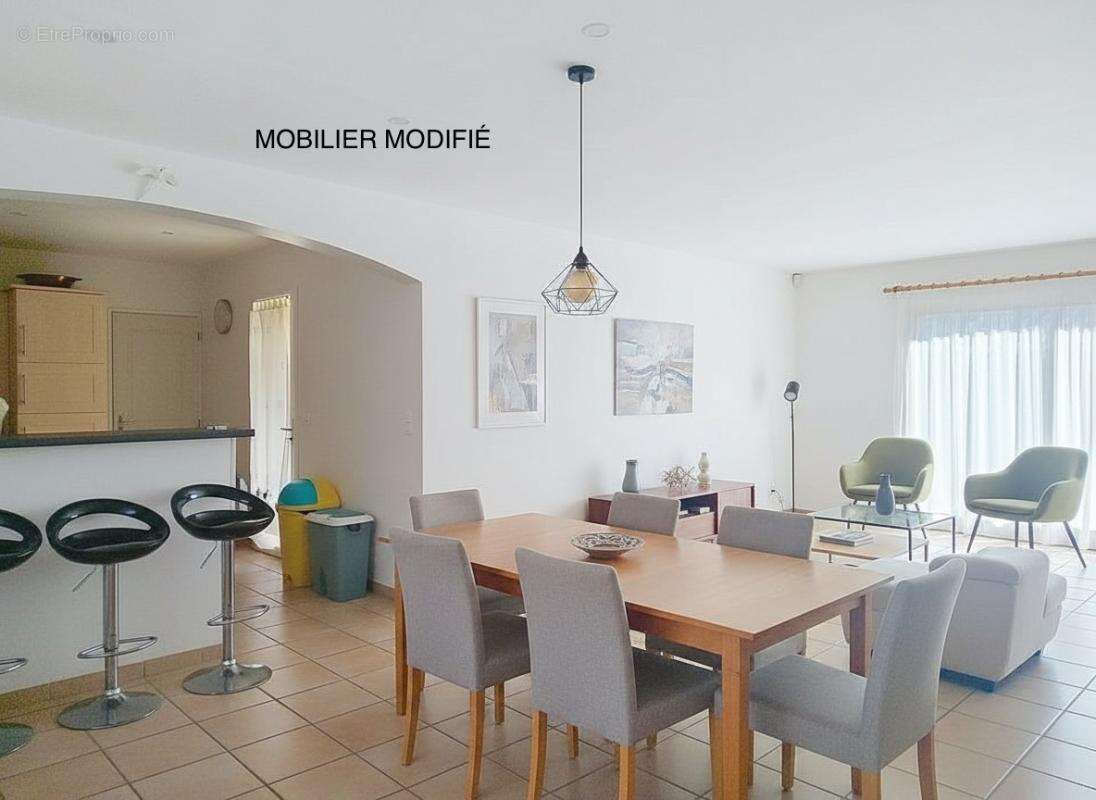Maison à MONTMEYAN