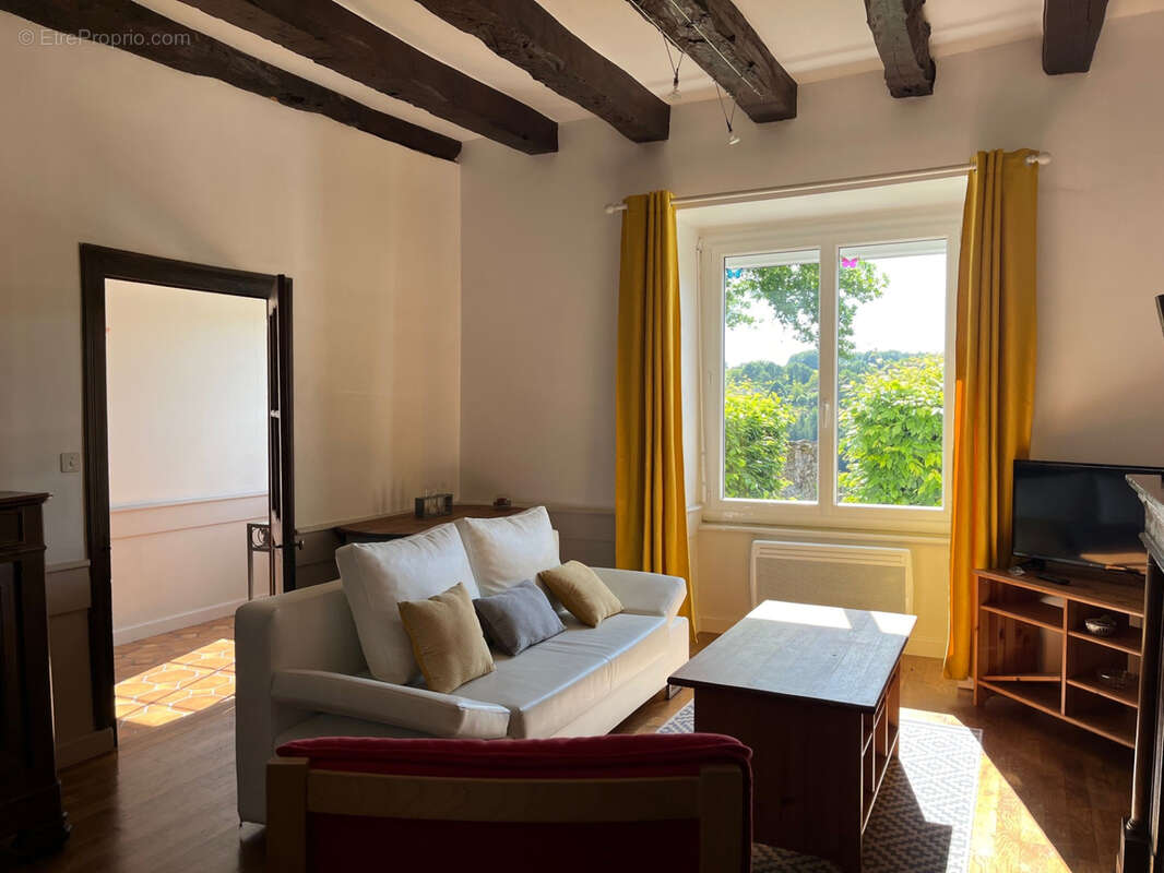 Maison à JUMILHAC-LE-GRAND