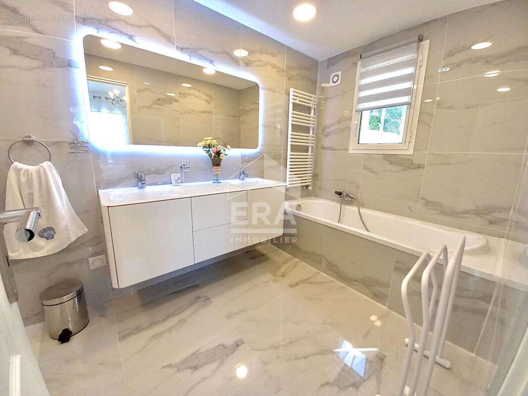 Maison à MOUANS-SARTOUX