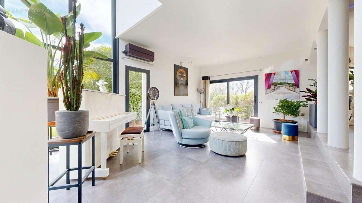 Maison à FRANCHEVILLE