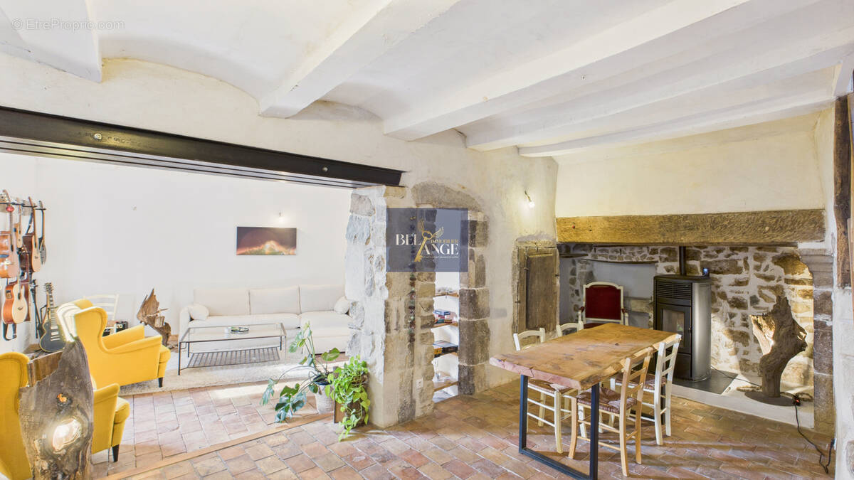 Maison à SAINT-PAUL-LE-JEUNE