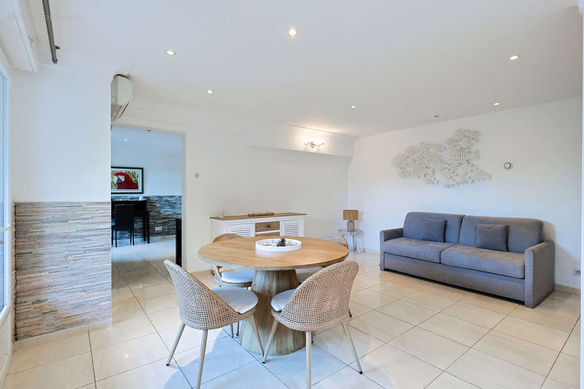 Maison à ENSUES-LA-REDONNE