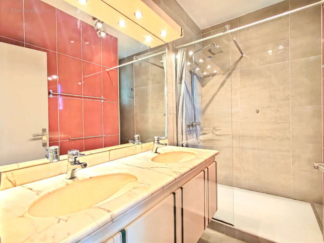 Appartement à LE PONTET