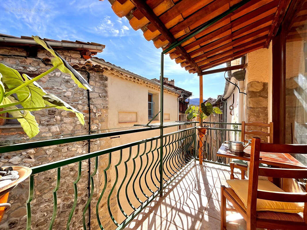 Maison  de charme située à Annot de 217 m2 comprenant 5 chambres et 3 caves. - photo 13