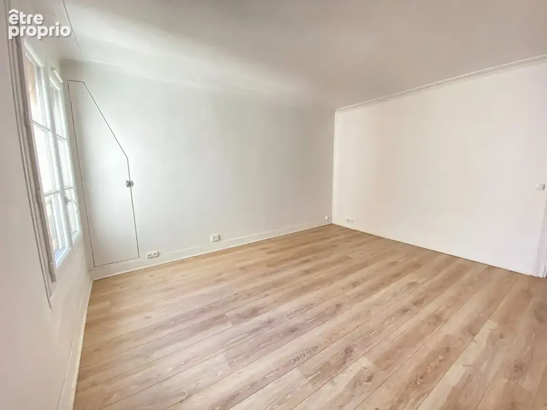 2 pièces au calme en étage élevé rue Saint Georges - photo 9
