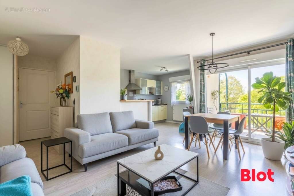 Appartement à THORIGNE-FOUILLARD