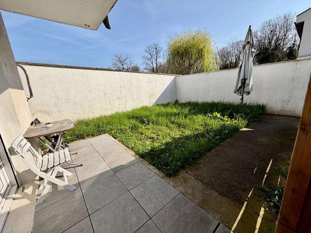 Appartement à DECINES-CHARPIEU
