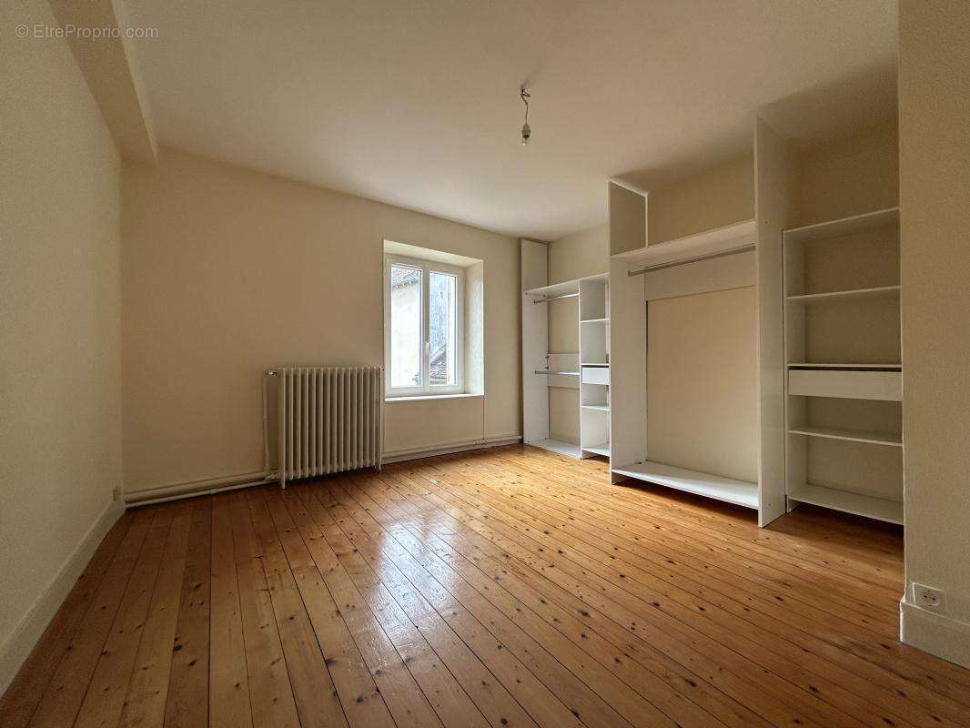 Maison à VERNOU-LA-CELLE-SUR-SEINE