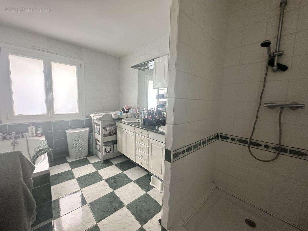 Maison à TREMBLAY-LES-VILLAGES