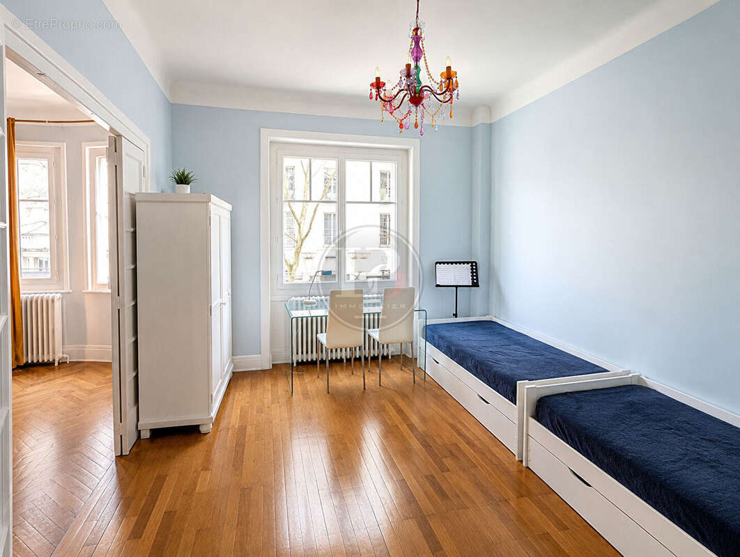 Appartement 84 m² - Immeuble Art déco à 150 m du Parc de la Tête d'Or - photo 4